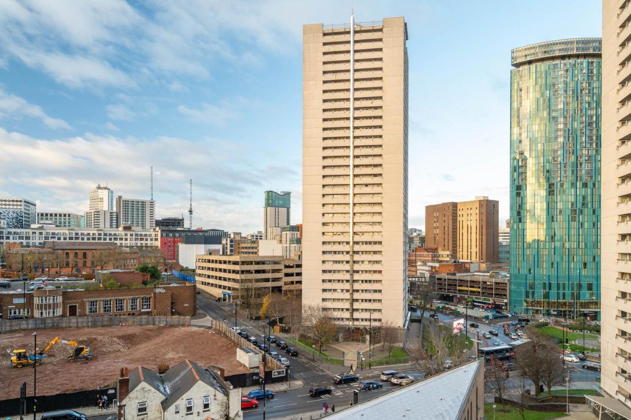 Maevela Apartments ☆ Pink Luxury Apartment With Balcony - Birmingham City Centre - 5 Min Walk From Bullring, Cube, Mailbox, New Street Station - Free Netflix & Wifi Exterior foto