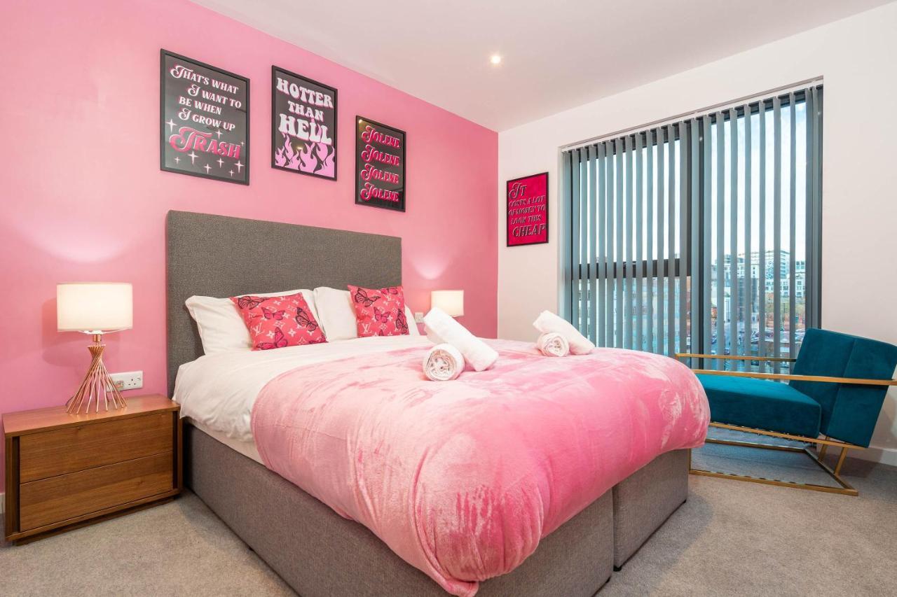 Maevela Apartments ☆ Pink Luxury Apartment With Balcony - Birmingham City Centre - 5 Min Walk From Bullring, Cube, Mailbox, New Street Station - Free Netflix & Wifi Exterior foto